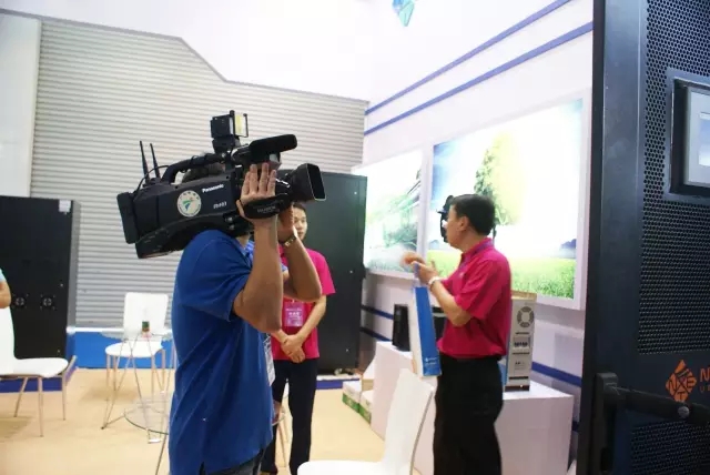 廣東電視臺(tái)在恩億梯展廳拍攝報(bào)道 廣東電視臺(tái)在恩億梯展廳拍攝報(bào)道