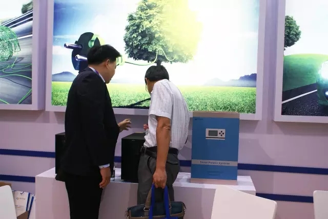 參展產(chǎn)品(恩億梯高頻UPS和光伏逆變器) 參展產(chǎn)品(恩億梯高頻UPS和光伏逆變器)